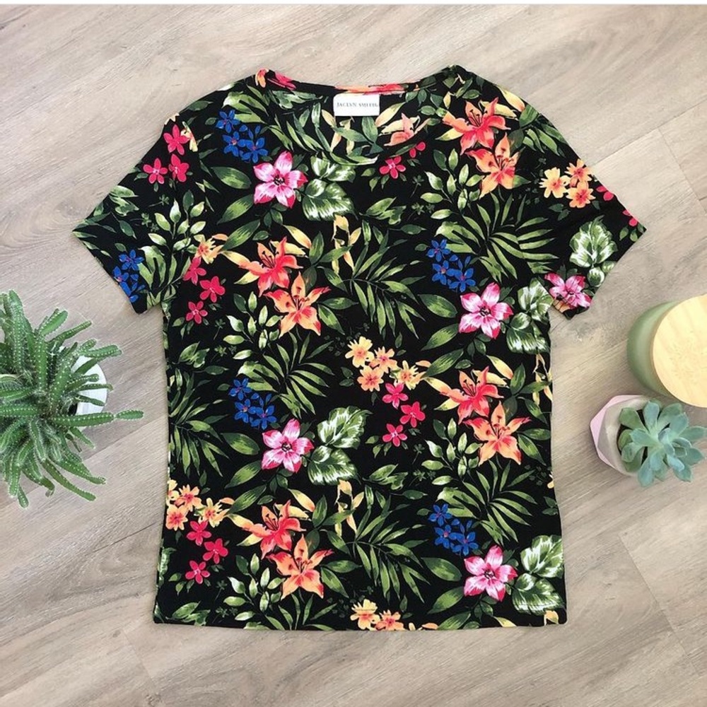 Floral stretch tee with saturated jewel tones on black - size small